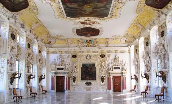 Foto: Staatliche Schlösser und Gärten Baden-Württemberg, Dr. Ulrich Knapp Kaisersaal im Kloster und Schloss Salem